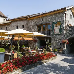 https://le-vieux-logis-yvoire.hotels-rhonealpes.com